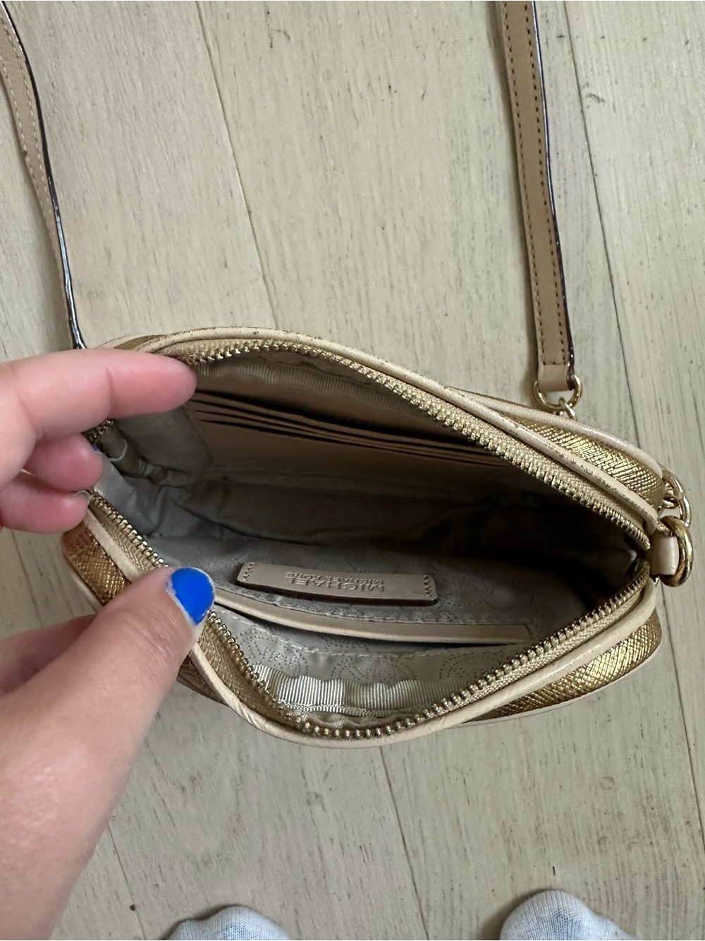 Michael Kors Crossbody Bag - Picture 4 of 4